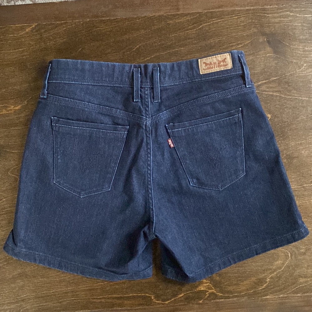 Levi’s Dark Denim Mid Rise Shorts sz 4 - Picture 4 of 6